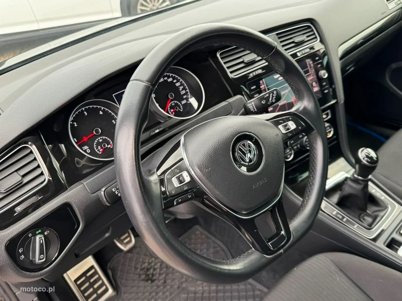Volkswagen Golf VII 35