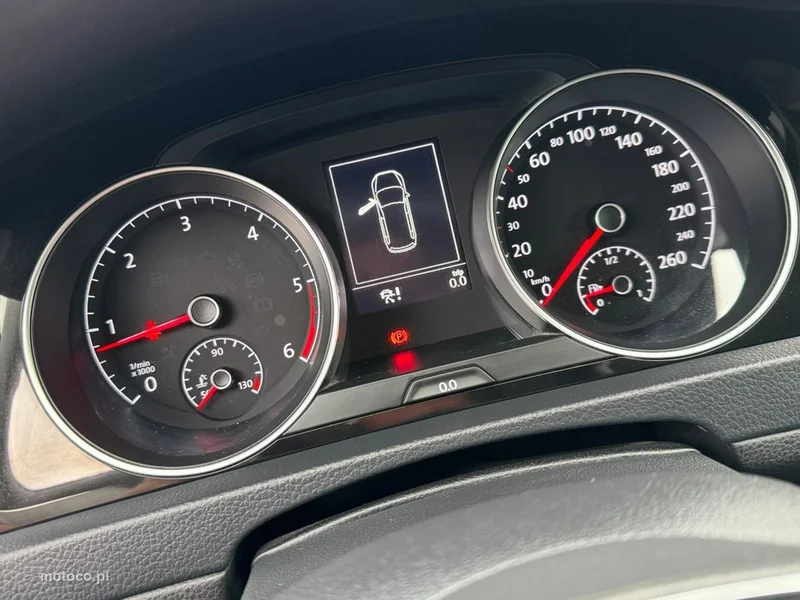 Volkswagen Golf VII 37