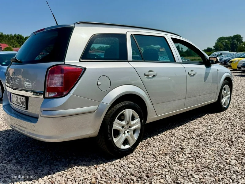 Opel Astra H 12