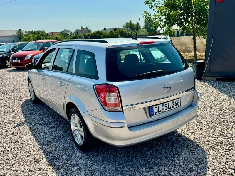 Opel Astra H 13