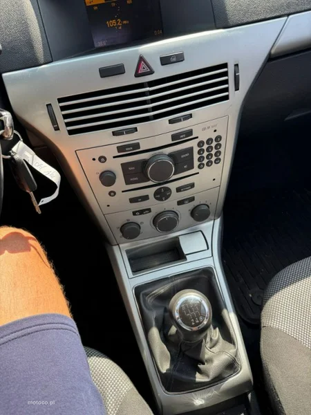 Opel Astra H 22