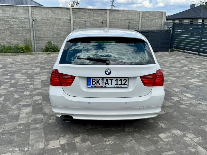 BMW Seria 3 E90 13