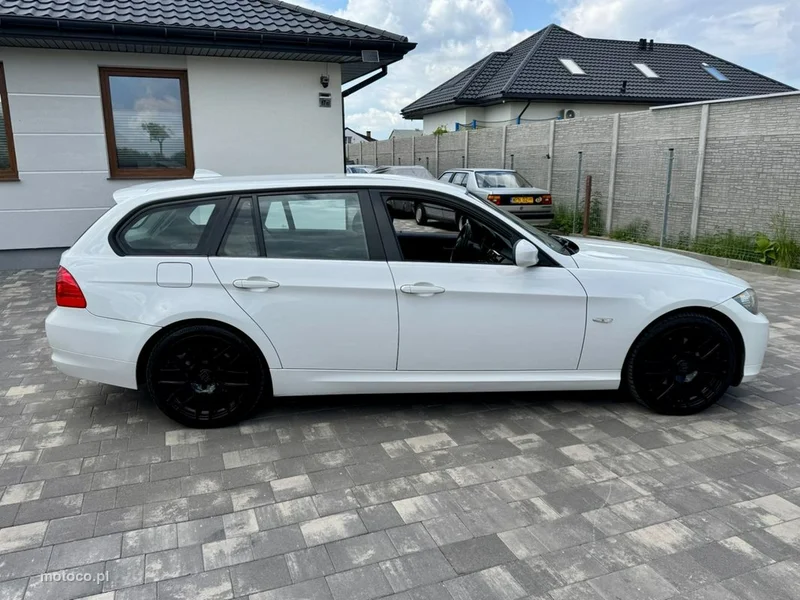 BMW Seria 3 E90 15