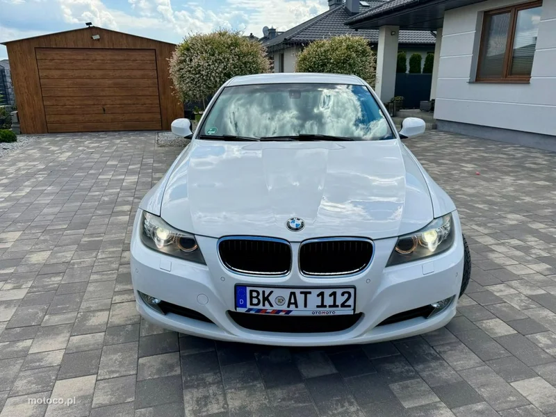 BMW Seria 3 E90 22