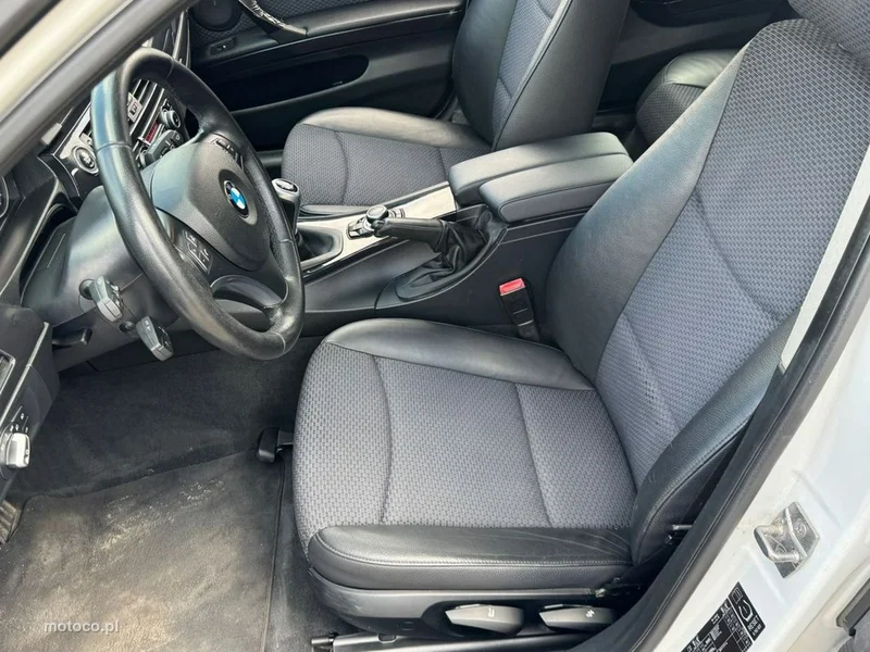 BMW Seria 3 E90 28
