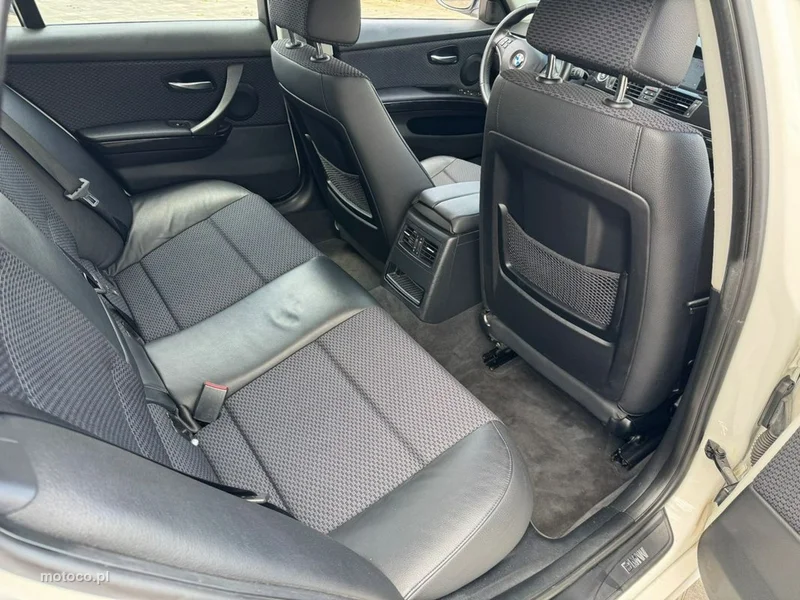 BMW Seria 3 E90 8