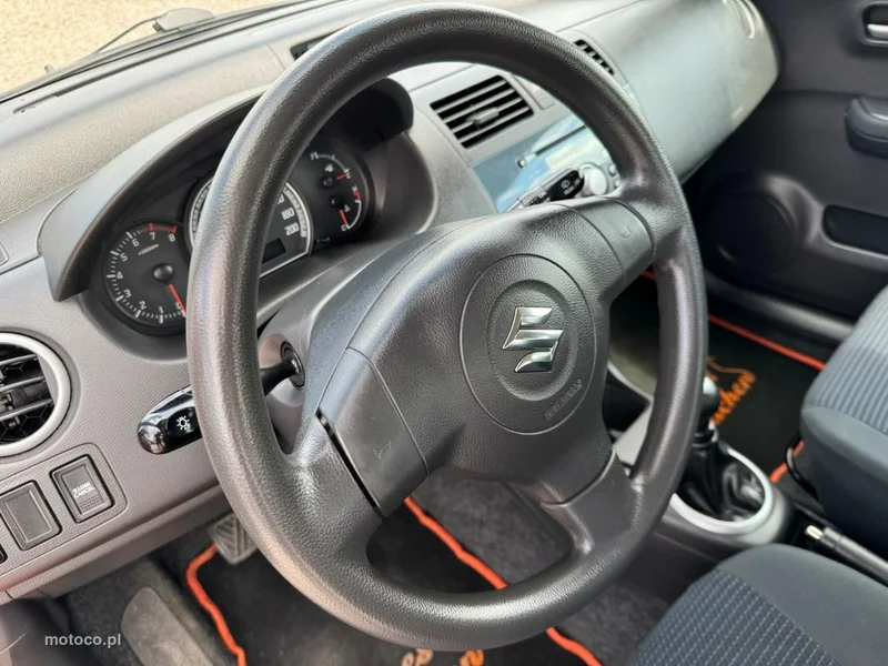 Suzuki Swift 14