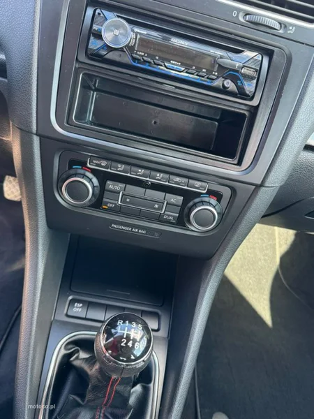 Volkswagen Golf VI 15