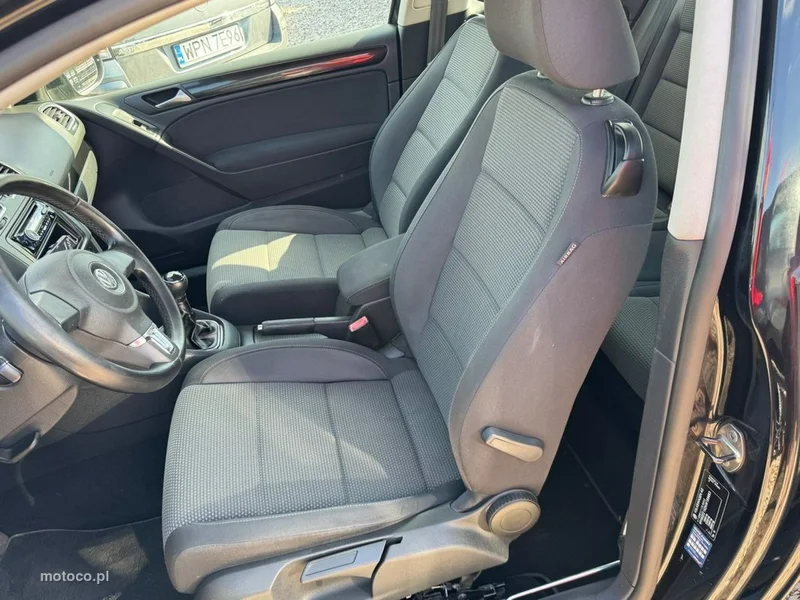 Volkswagen Golf VI 17