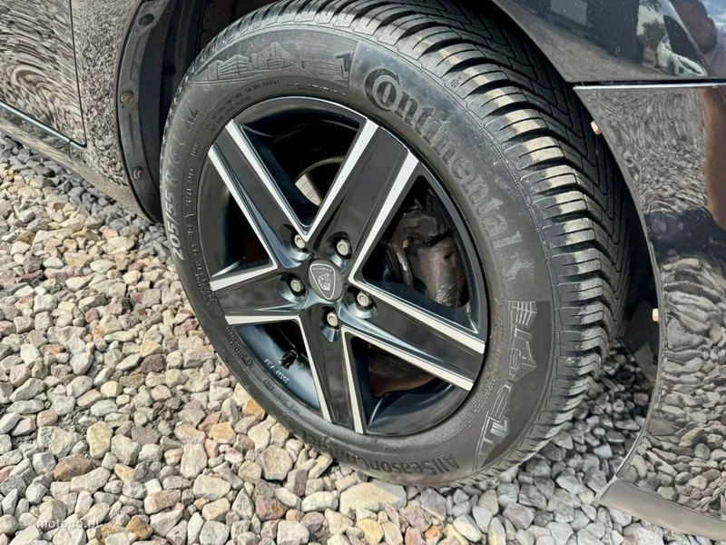 Toyota Auris E150 2
