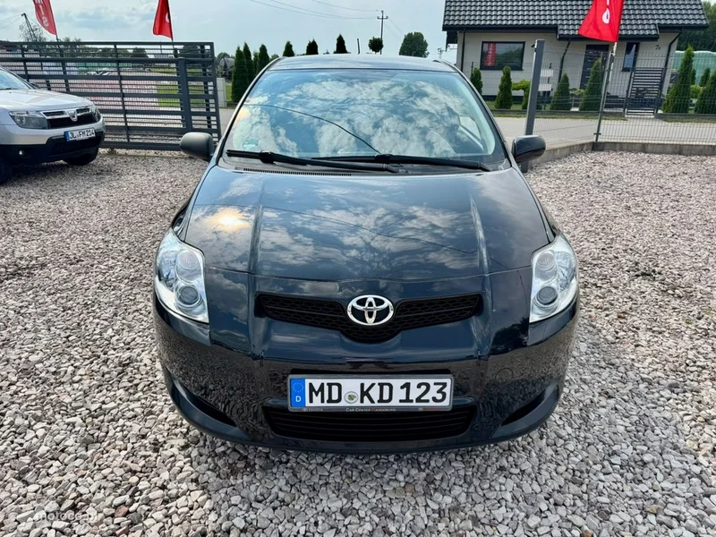 Toyota Auris E150 14