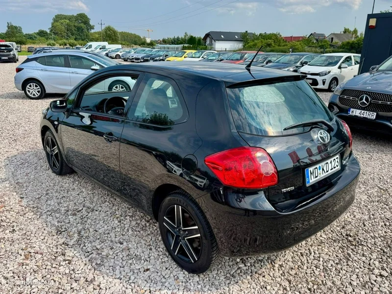 Toyota Auris E150 18