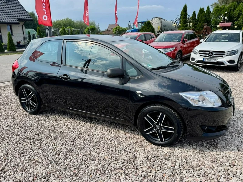 Toyota Auris E150 24