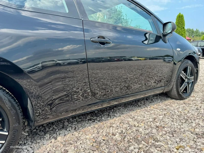 Toyota Auris E150 25