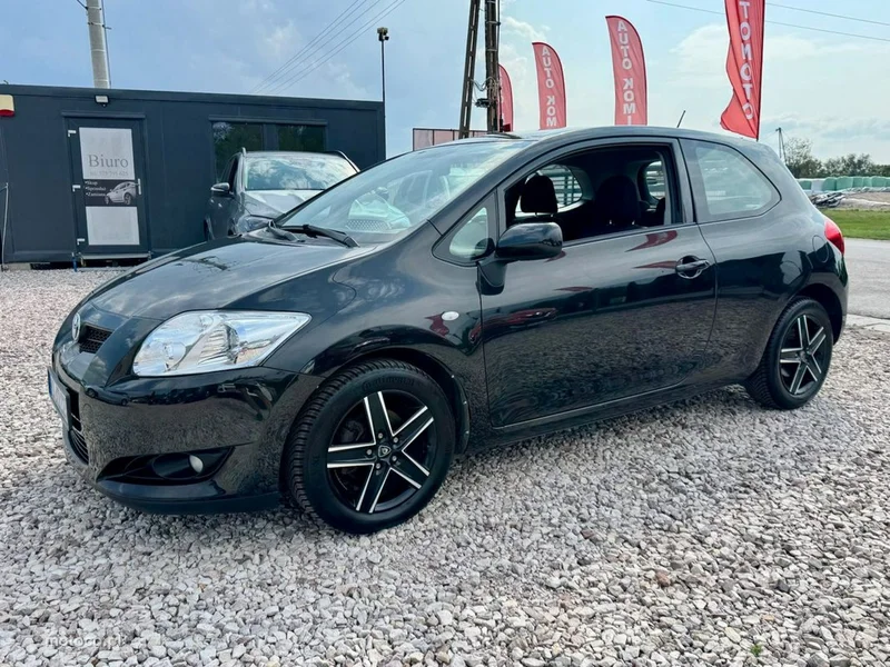 Toyota Auris E150 4