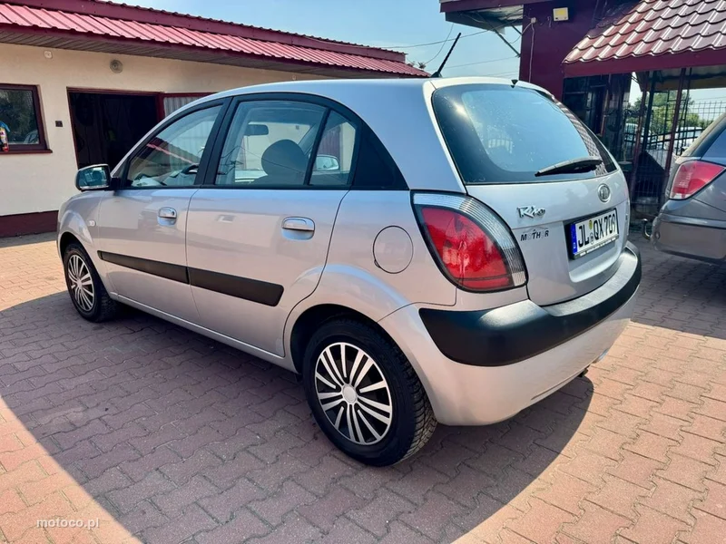 Kia Rio 6