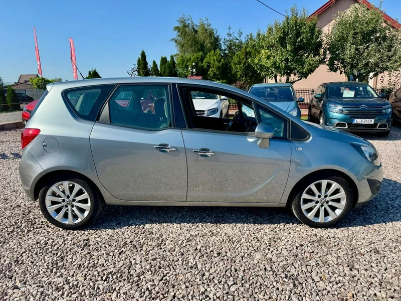 Opel Meriva B 11