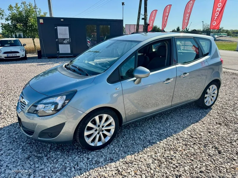 Opel Meriva B 14