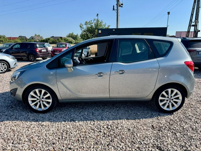 Opel Meriva B 15