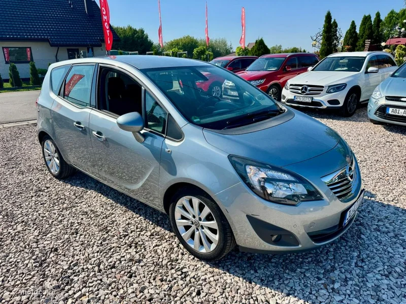 Opel Meriva B 9
