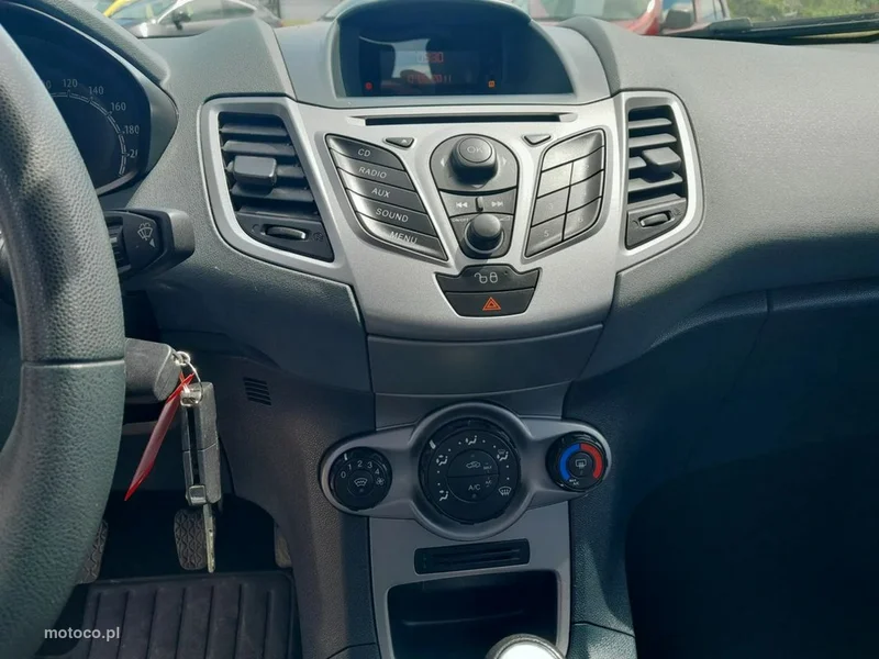 Ford Fiesta VI 10