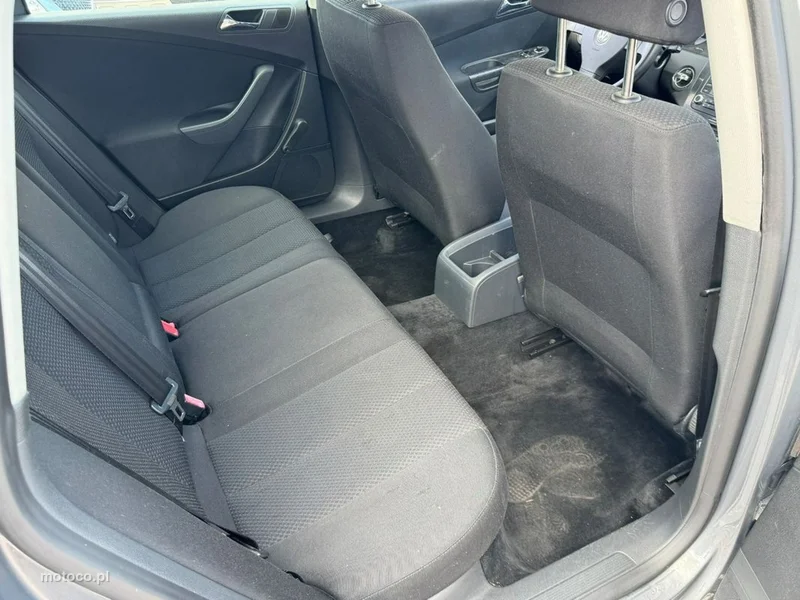 Volkswagen Passat B6 9