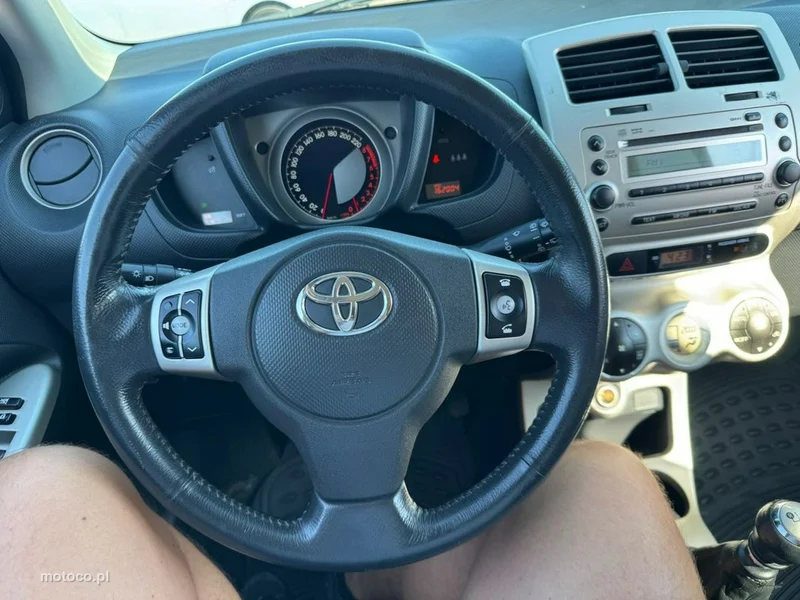 Toyota Urban Cruiser 7