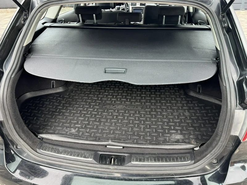 Toyota Avensis T27 13