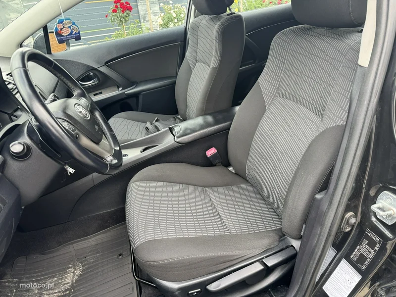 Toyota Avensis T27 24