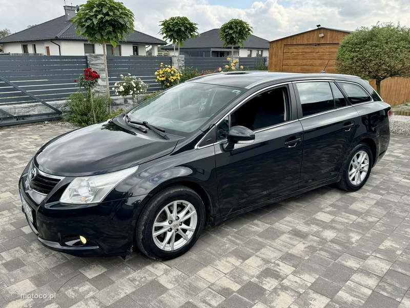 Toyota Avensis T27 10