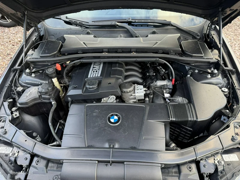 BMW Seria 3 E90 320 14