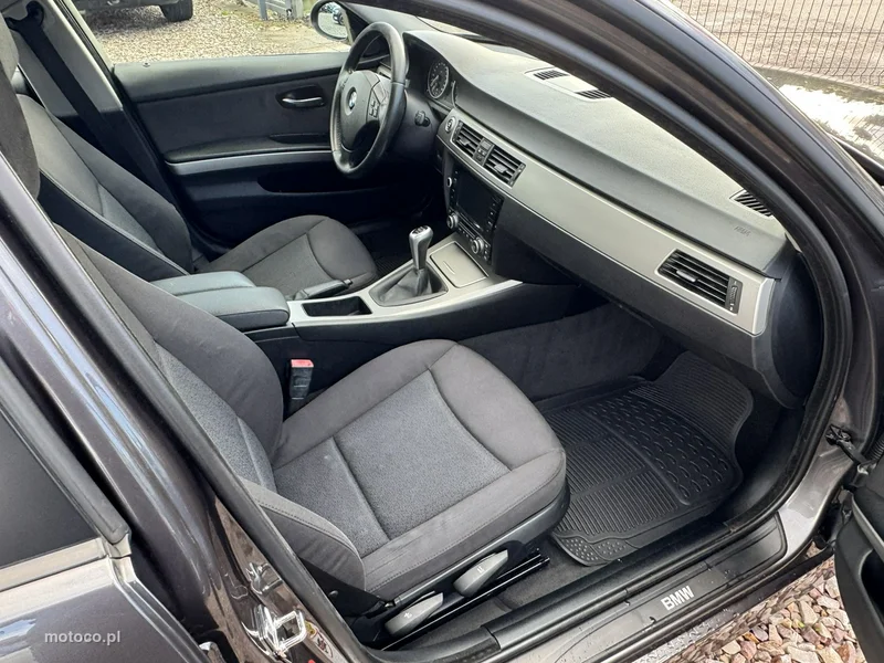 BMW Seria 3 E90 320 8