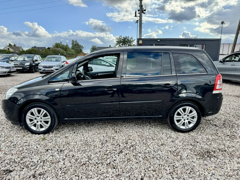 Opel Zafira B 11