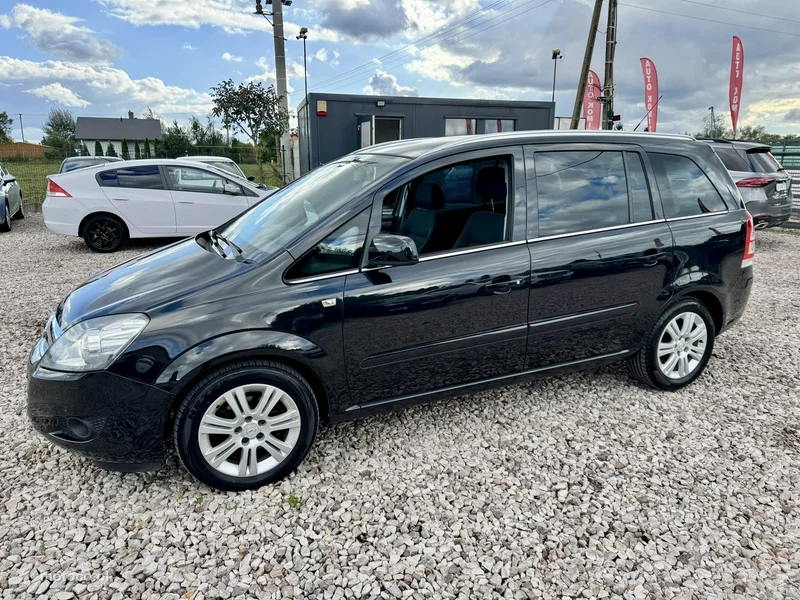 Opel Zafira B 23