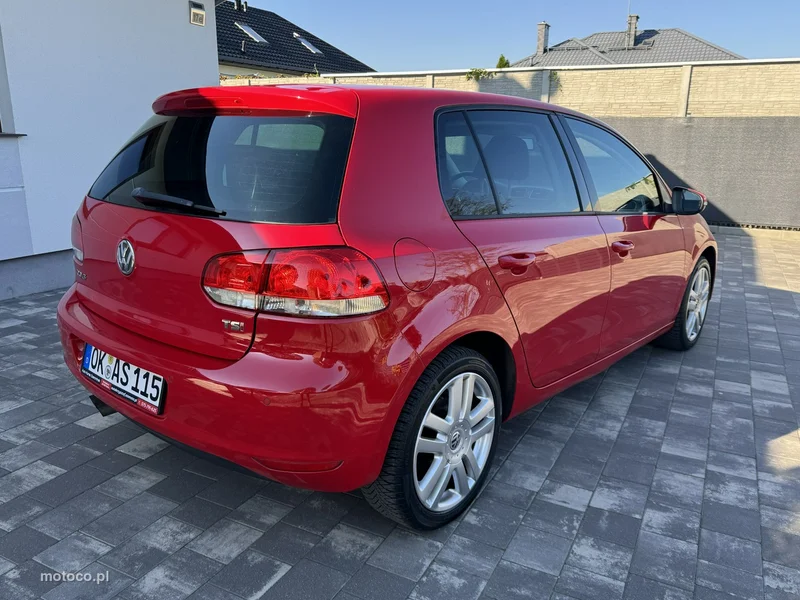 Volkswagen Golf VI 3