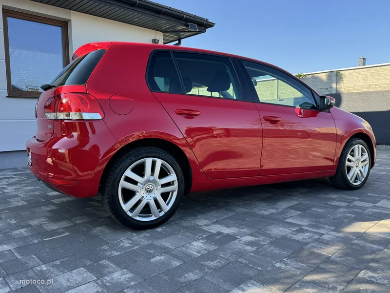 Volkswagen Golf VI 4