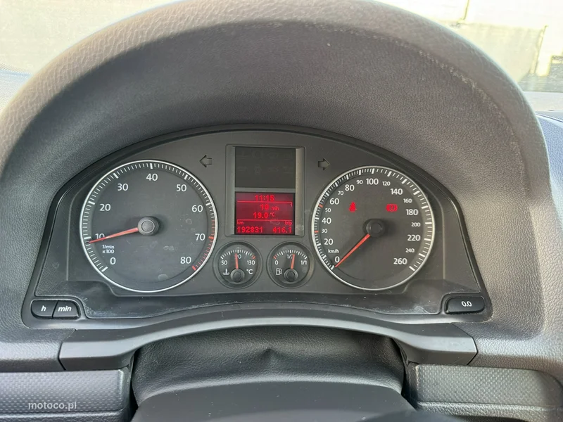 Volkswagen Golf V 11