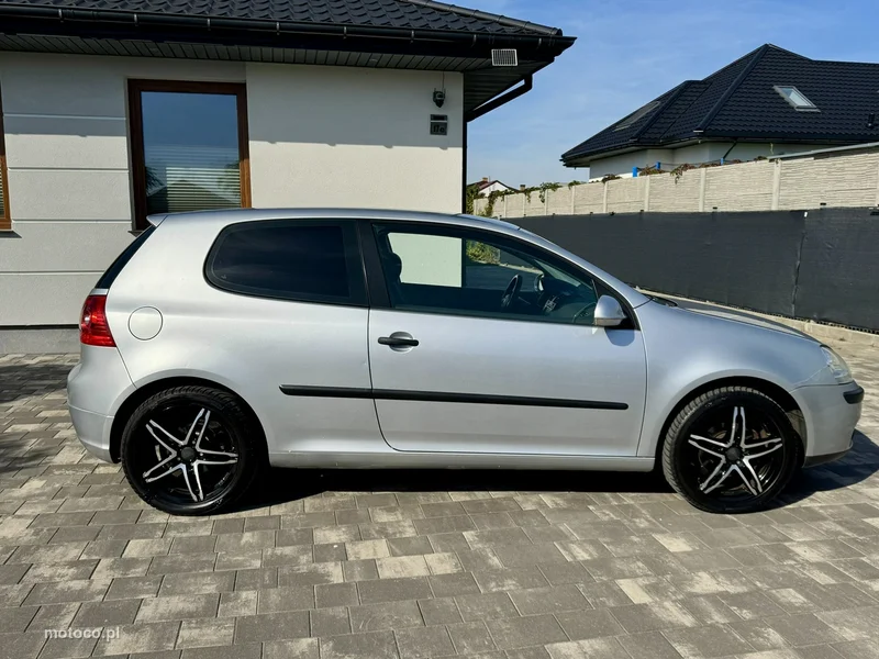Volkswagen Golf V 3