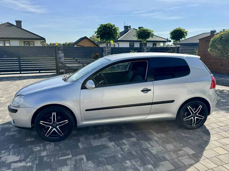 Volkswagen Golf V 21