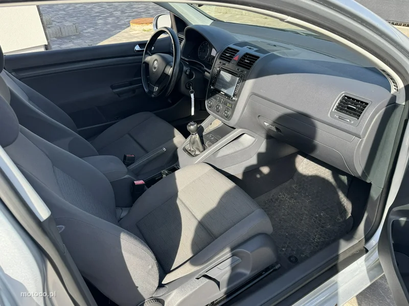 Volkswagen Golf V 23