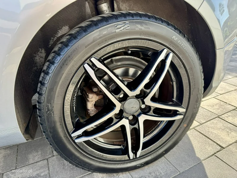 Volkswagen Golf V 7