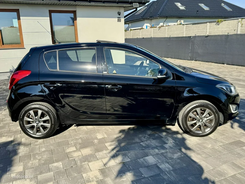 Hyundai i20 15