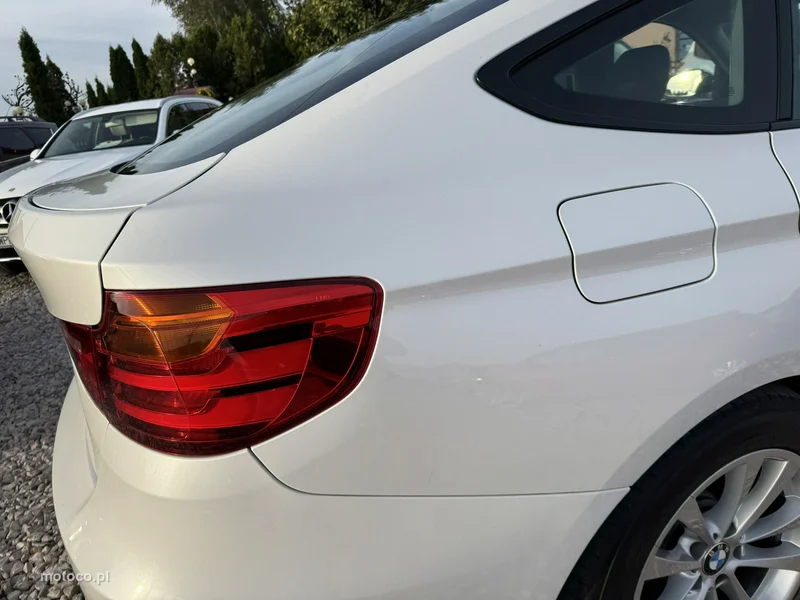 BMW Seria 3 F30 3GT 32