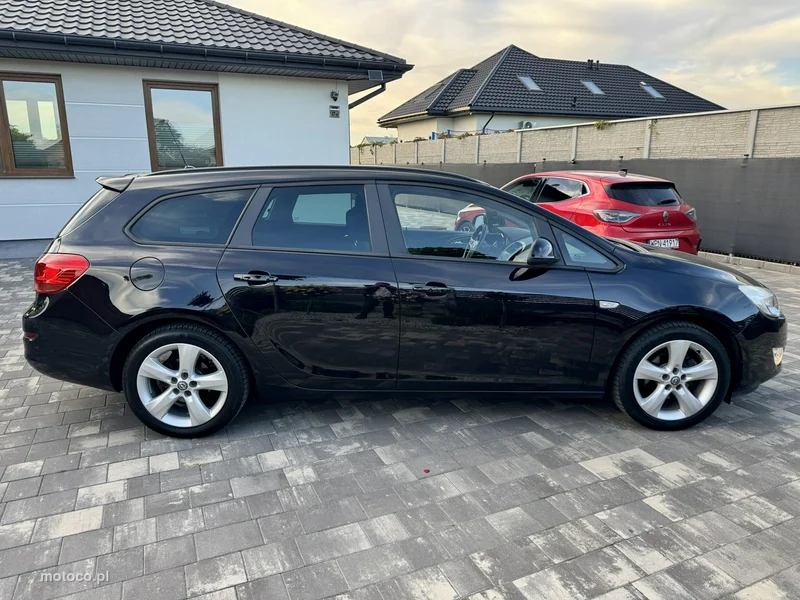 Opel Astra J 13