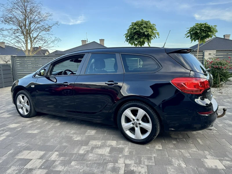 Opel Astra J 3