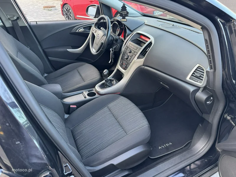 Opel Astra J 5