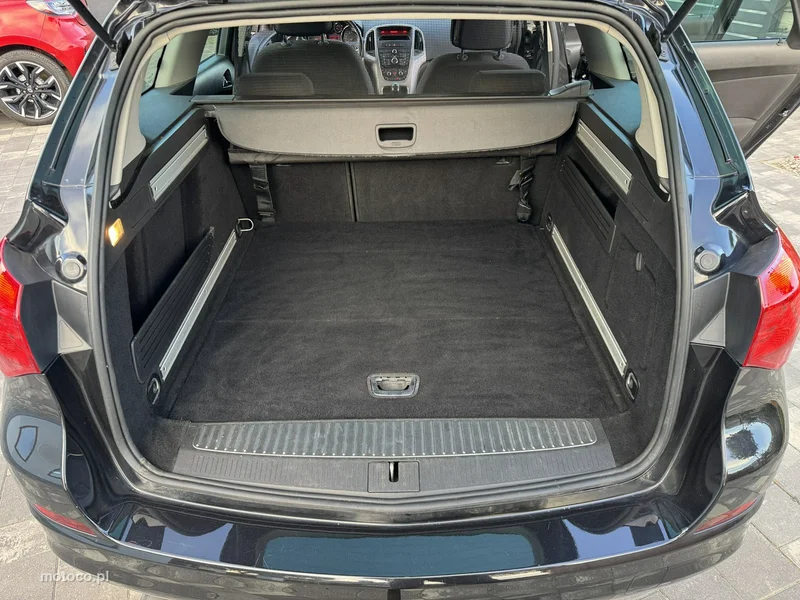 Opel Astra J 6