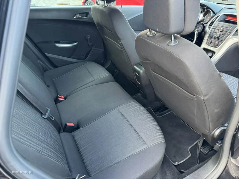 Opel Astra J 7