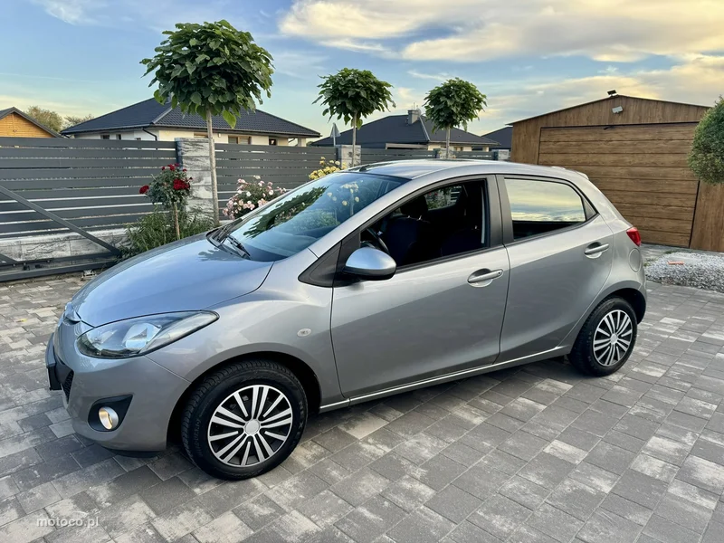 Mazda 2 18