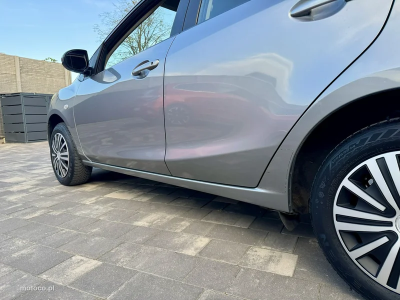 Mazda 2 24